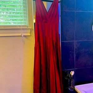 Beautiful dress , perfect for this season